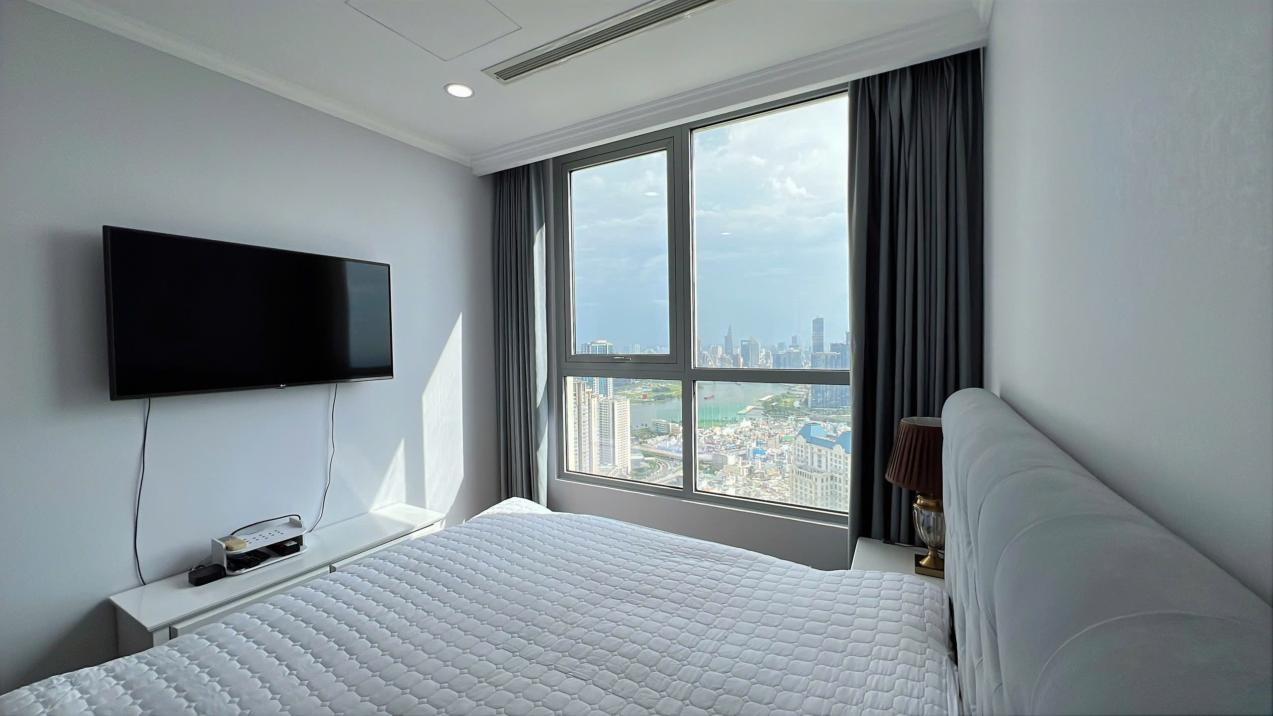 Căn Hộ 1PN Full Nội Thất Vinhomes Tân Cảng Diện Tích 50m2