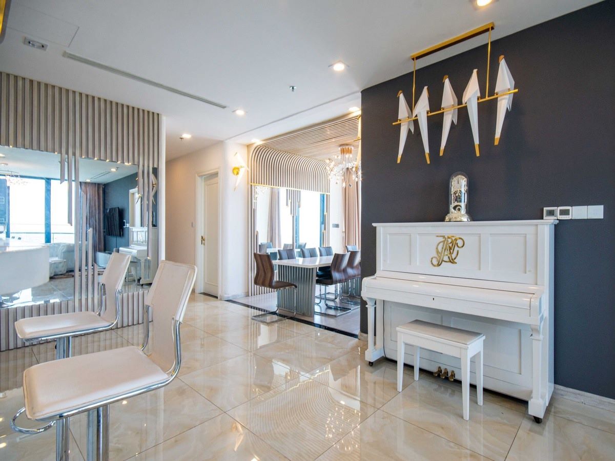 Thuê Căn Hộ Vinhomes Golden River Bason 4PN 157m2 Giá 100tr