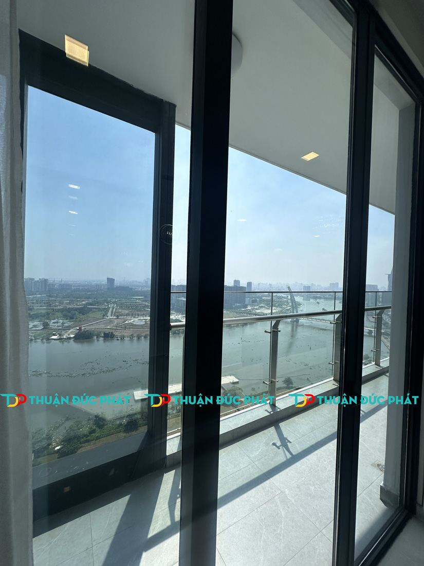 Căn hộ Vinhomes Golden River cho thuê view vòng cung 180 độ ngoạn mục