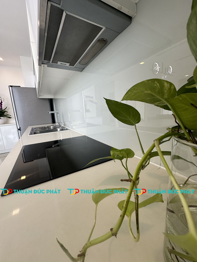 Căn hộ Vinhomes Golden River cho thuê view vòng cung 180 độ ngoạn mục