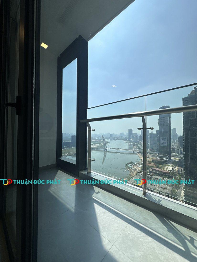 Căn hộ Vinhomes Golden River cho thuê view vòng cung 180 độ ngoạn mục