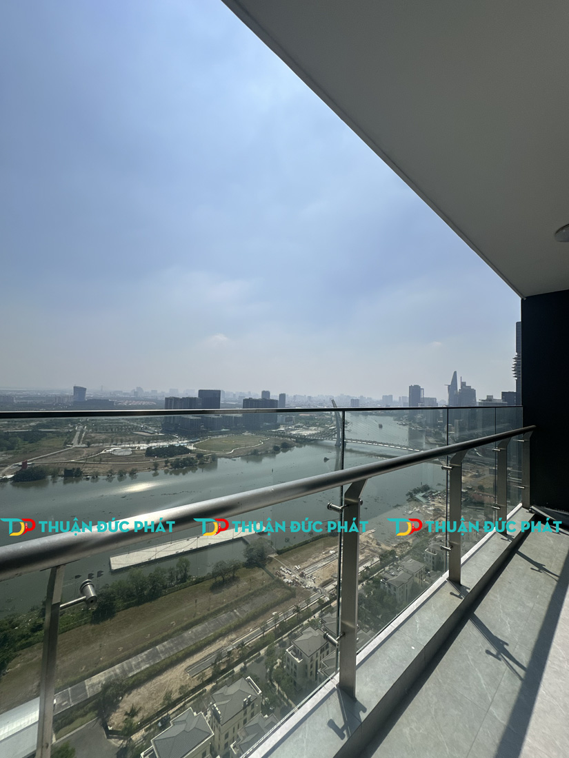 Căn hộ Vinhomes Golden River cho thuê view vòng cung 180 độ ngoạn mục