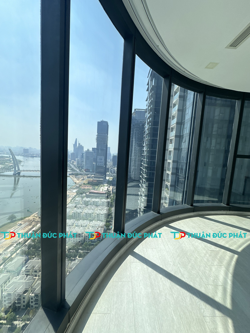 Căn hộ Vinhomes Golden River cho thuê view vòng cung 180 độ ngoạn mục