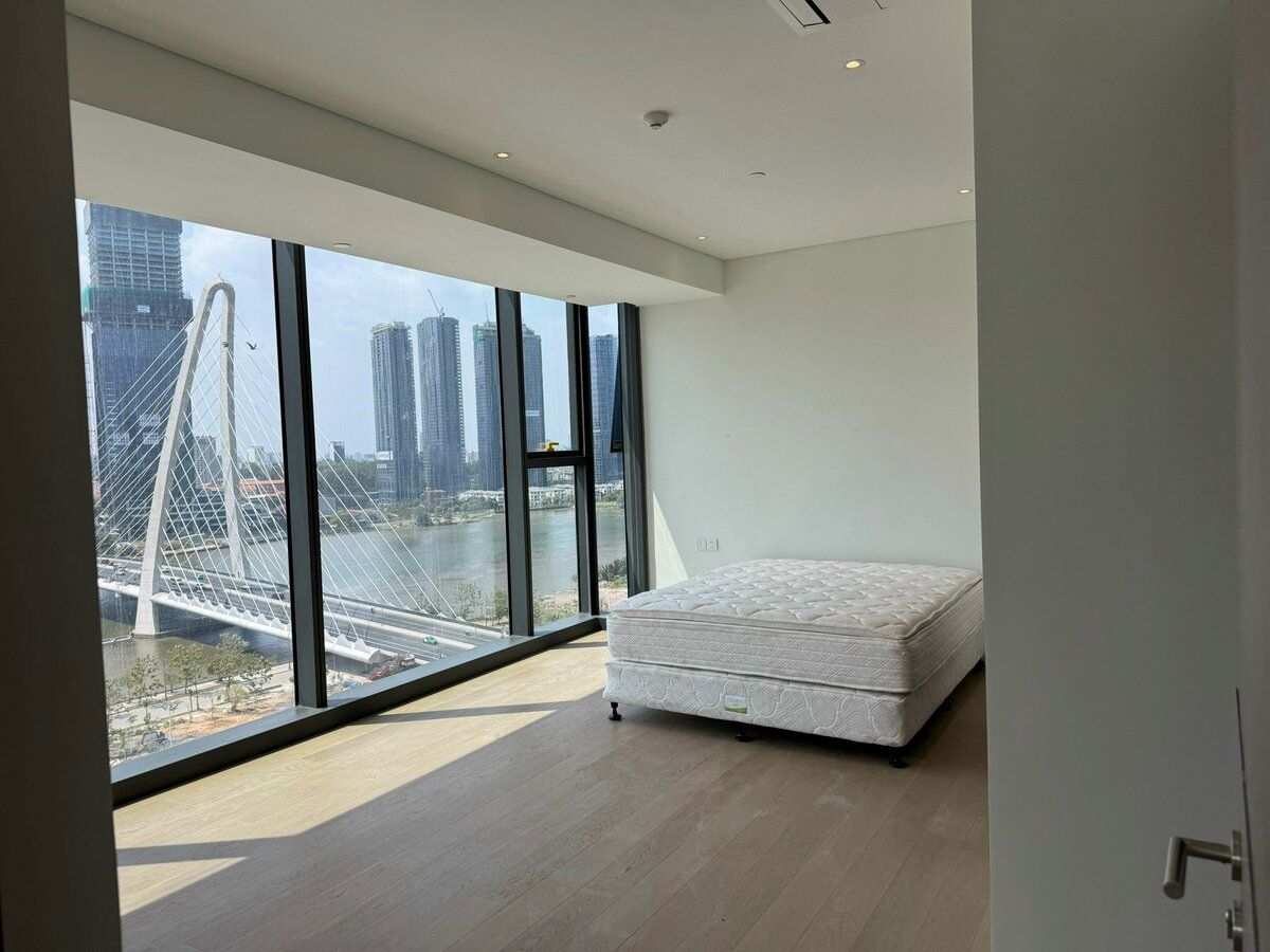 Cho Thuê Căn Hộ Siêu Rộng Rãi Opera The Metropole 4 Phòng Ngủ 179m2