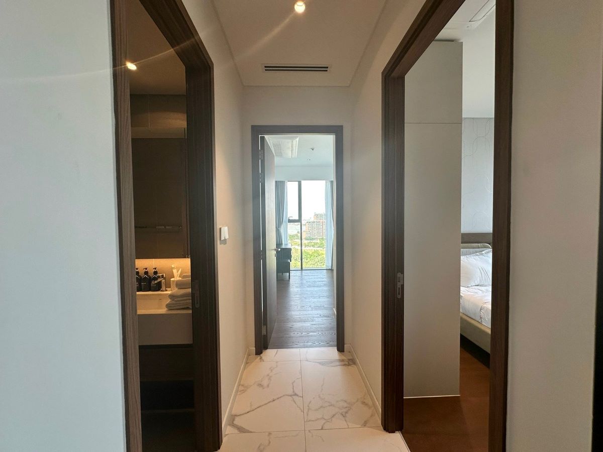 Cần Cho Thuê Căn Hộ The Metropole 2 Phòng Ngủ 83m2