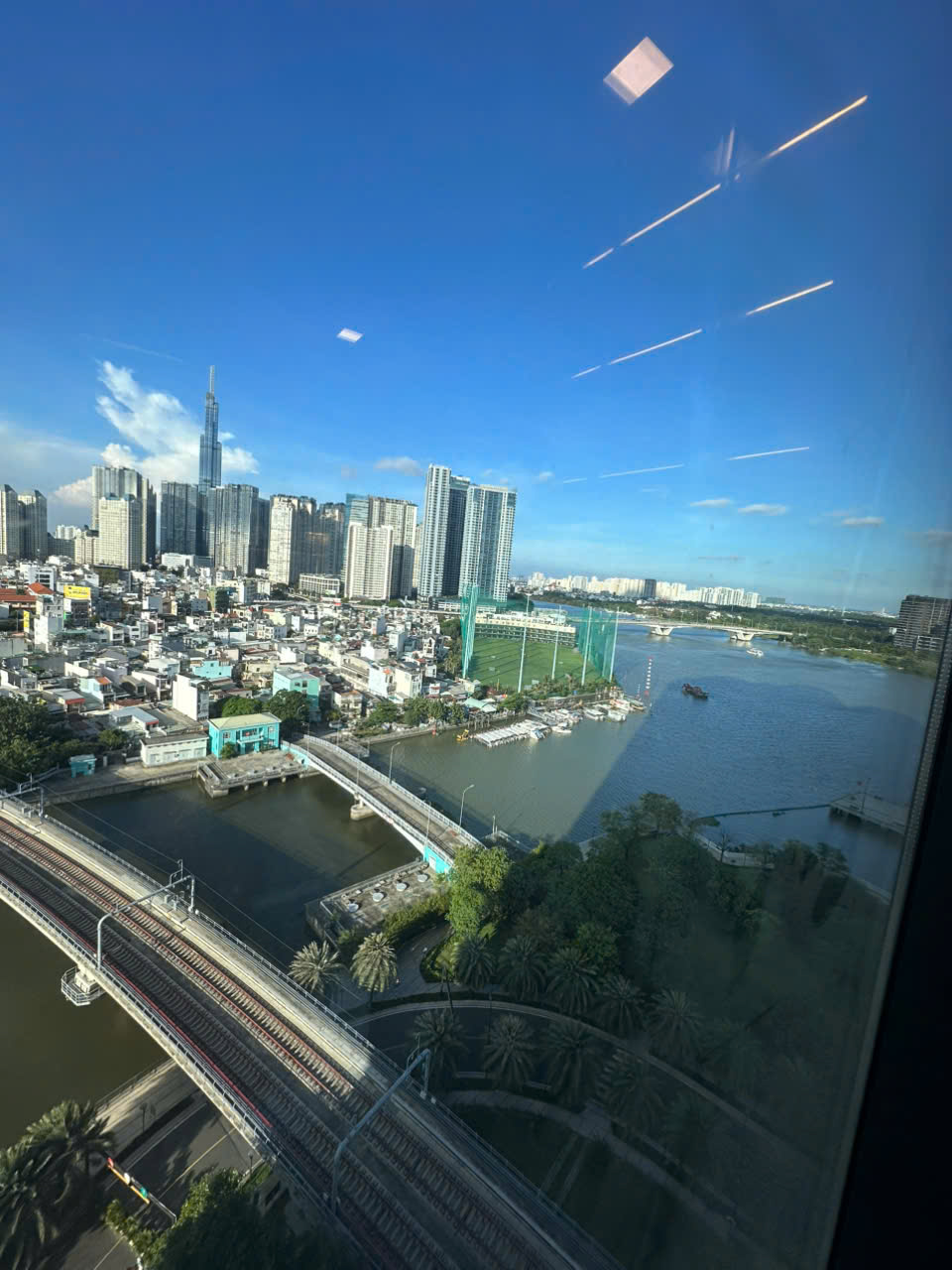 Cho Thuê Căn Hộ Vinhomes Golden River Bason
