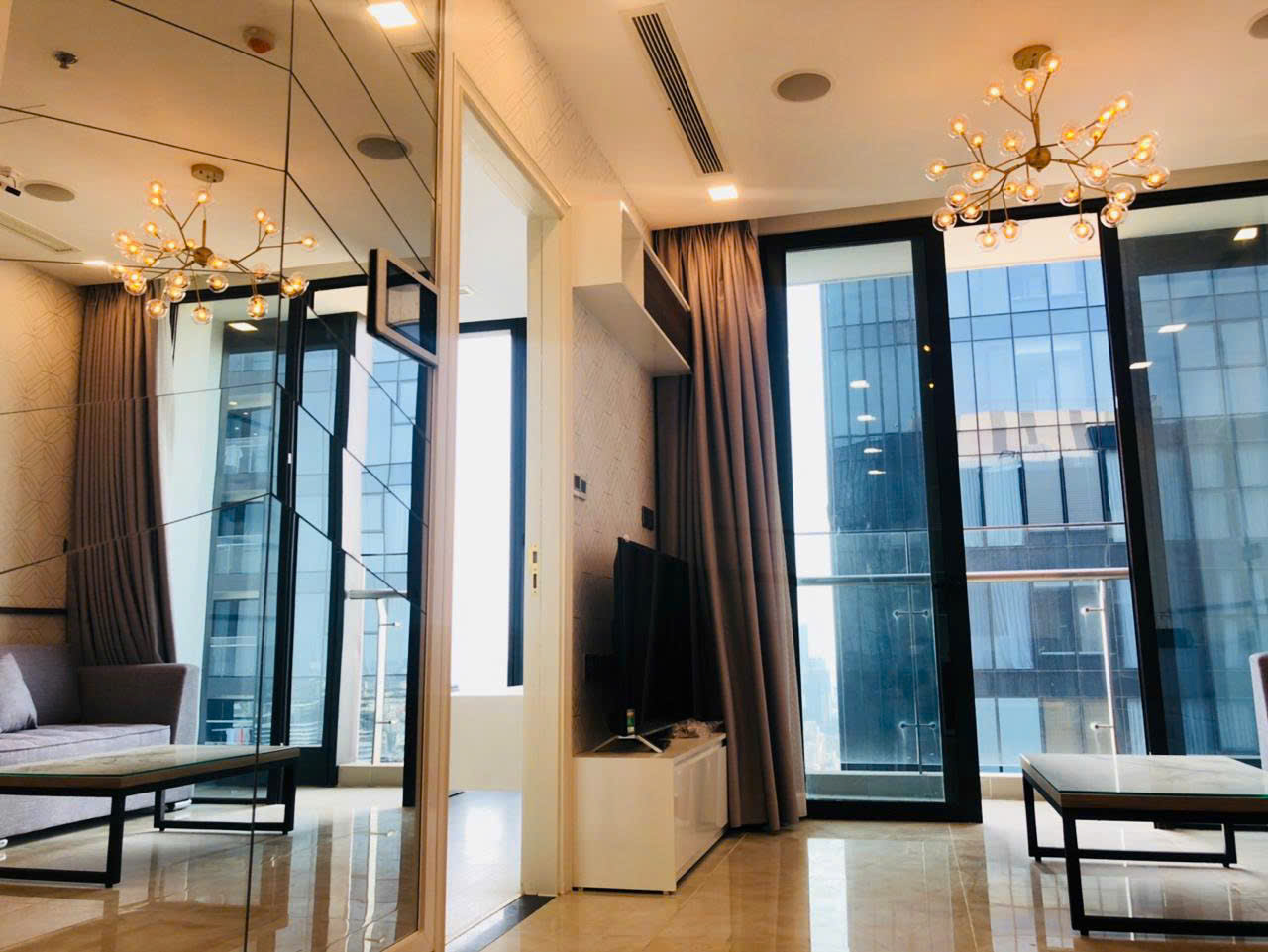 Giá Căn Hộ Cao Cấp Nằm Ngay Trung Tâm Q1 Vinhomes Ba Son