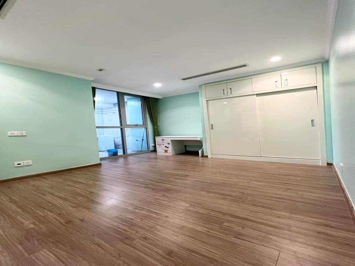 Landmark 3 nội thất cơ bản 3 Phòng Ngủ 104m2 giá chỉ 28tr